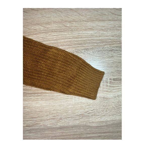 Women’s Long Sleeve V-Neck Cozy Sweater - Picture 2 of 5